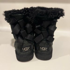Kids UGG with bows